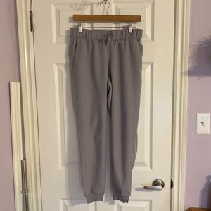 Lululemon On the Fly Joggers size 6 gray/mauve